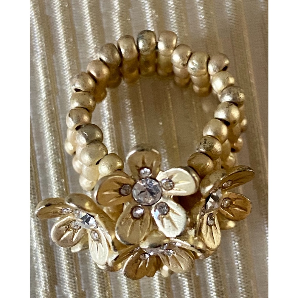 GOLD STRETCH RING W/ FLOWERS & RHINESTONES